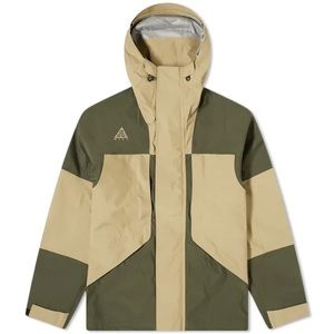 Nike ACG NWT Gortex Rain Jacket / Coat